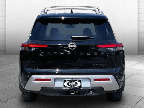 Used 2024 Nissan Pathfinder Platinum w/ Black Appearance Package AWD/4WD image 3