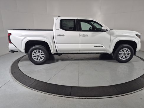 New 2025 Toyota Tacoma Limited image 5
