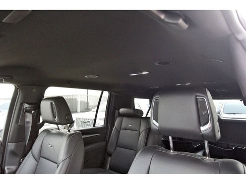 Certified 2025 Cadillac Escalade ESV Luxury image 29