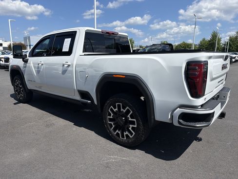 Used 2025 GMC Sierra 2500 AT4 w/ AT4 Premium Plus Package AWD/4WD image 8