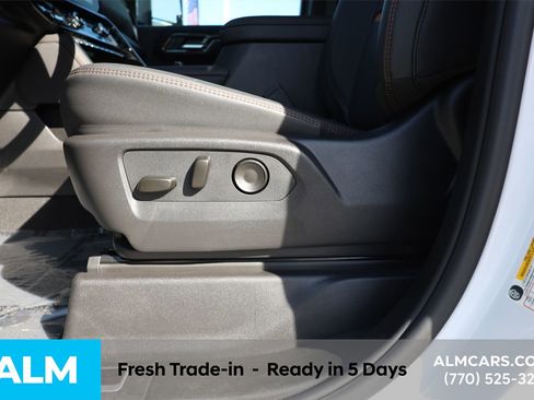 Used 2026 GMC Sierra 2500 AT4 image 17