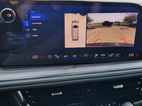 New 2025 Chevrolet Suburban Premier image 13