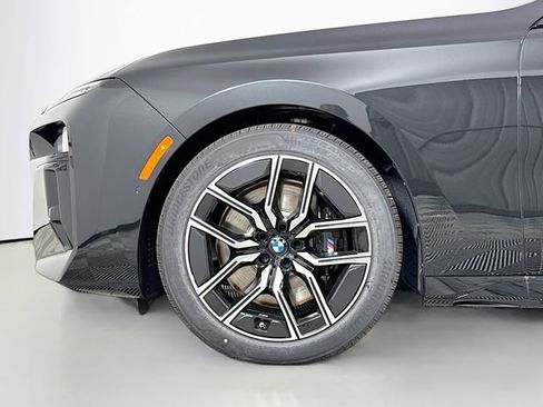 Used 2025 BMW 760i xDrive image 34