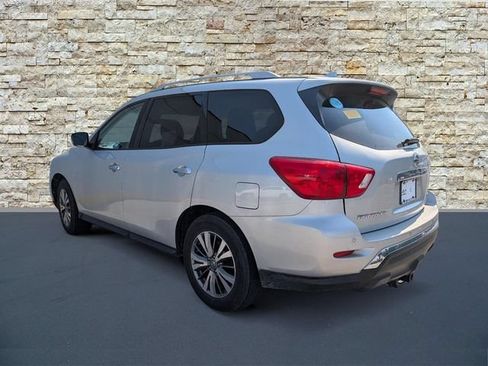 Used 2020 Nissan Pathfinder SV FWD image 3