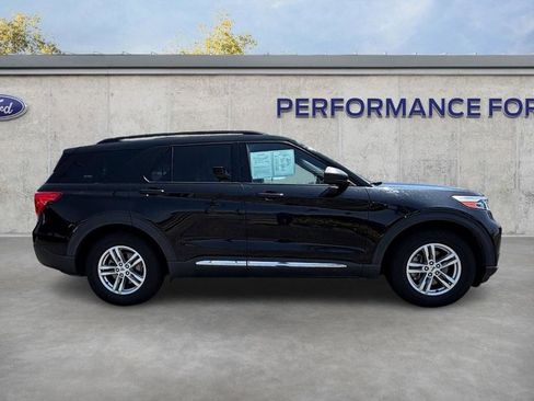 Used 2020 Ford Explorer XLT w/ Equipment Group 202A RWD image 6