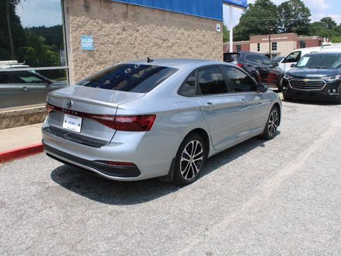 Used 2025 Volkswagen Jetta Sport FWD image 4