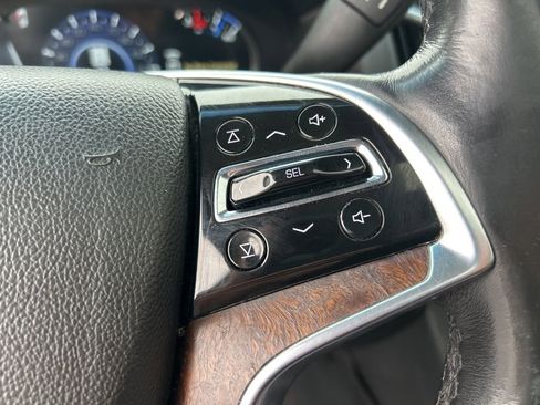 Used 2019 Cadillac Escalade ESV Premium Luxury AWD/4WD image 26