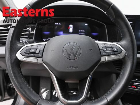 Used 2025 Volkswagen Jetta SE FWD image 10