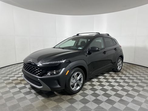 Certified 2023 Hyundai Kona SEL w/ Convenience Package image 3