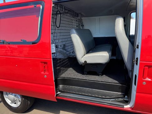 Used 2006 Ford E-350 and Econoline 350 Super Duty RWD image 15