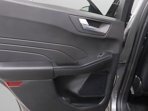 Used 2025 Ford Escape Platinum image 21