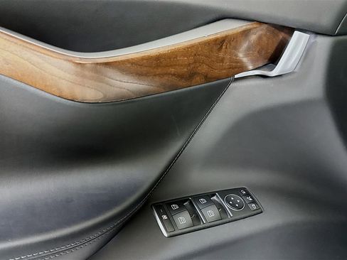 Used 2019 Tesla Model X Long Range image 16