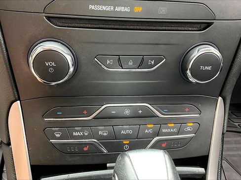Used 2018 Ford Edge SEL w/ Equipment Group 201A FWD image 25