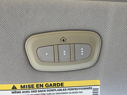 Used 2017 Chrysler Pacifica Touring-L image 29