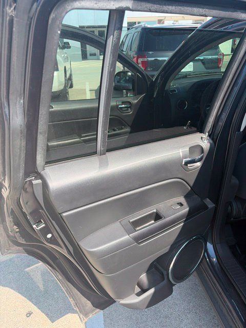 Used 2014 Jeep Compass Sport w/ Power Value Group AWD/4WD image 24