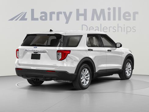 Used 2021 Ford Explorer 4WD image 2