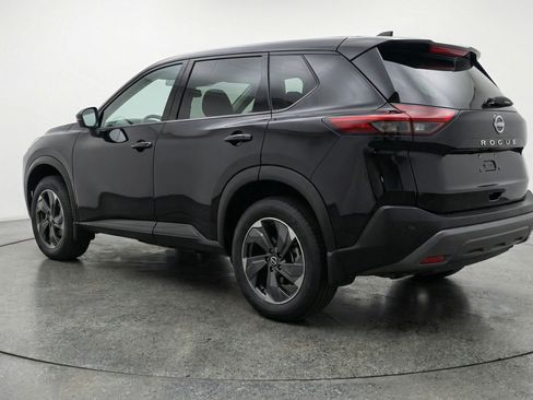 Used 2025 Nissan Rogue SV FWD image 6