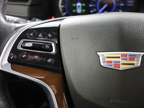 Used 2020 Cadillac Escalade Luxury AWD/4WD image 29