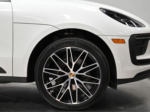 Used 2023 Porsche Macan image 48