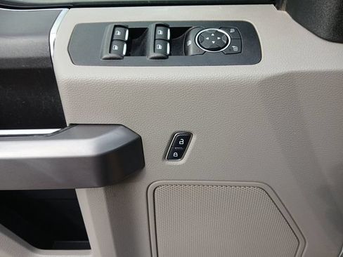 Used 2019 Ford F150 XLT AWD/4WD image 17