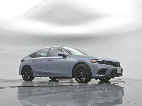 Used 2022 Honda Civic Sport Touring image 3