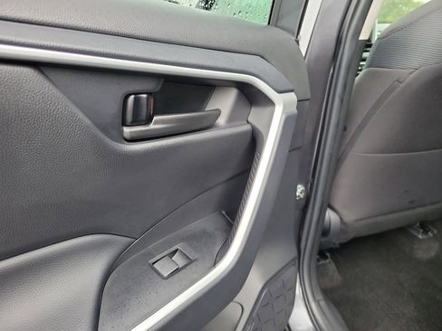 Used 2025 Toyota RAV4 LE AWD/4WD image 13