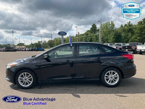 Used 2017 Ford Focus SE w/ Cold Weather Package FWD image 25