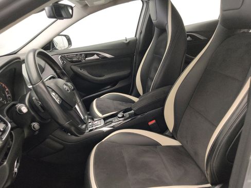 Used 2017 INFINITI QX30 Sport FWD image 17
