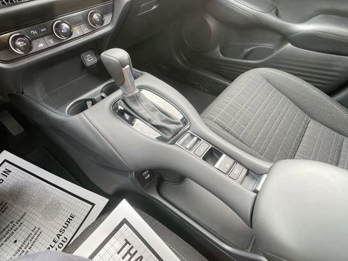 Certified 2025 Honda HR-V LX image 19