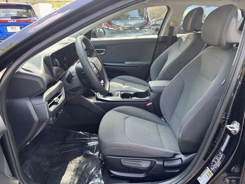 Used 2025 Kia K4 FWD image 27