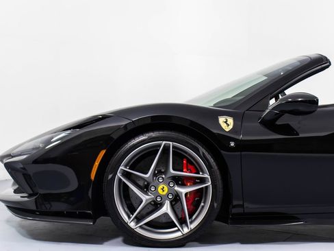 Certified 2022 Ferrari F8 Tributo image 28