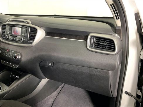 Used 2016 Kia Sorento FWD w/ LX Convenience Package image 20