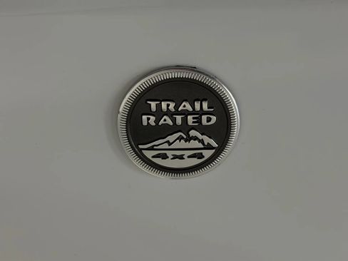 Used 2018 Jeep Wrangler Unlimited Sahara w/ Connectivity Group AWD/4WD image 36