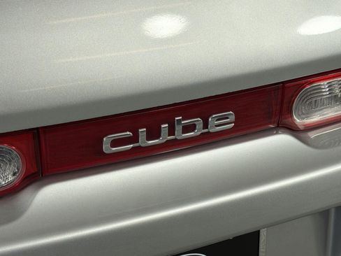 Used 2010 Nissan Cube 1.8 S w/ Interior Designer Pkg image 25