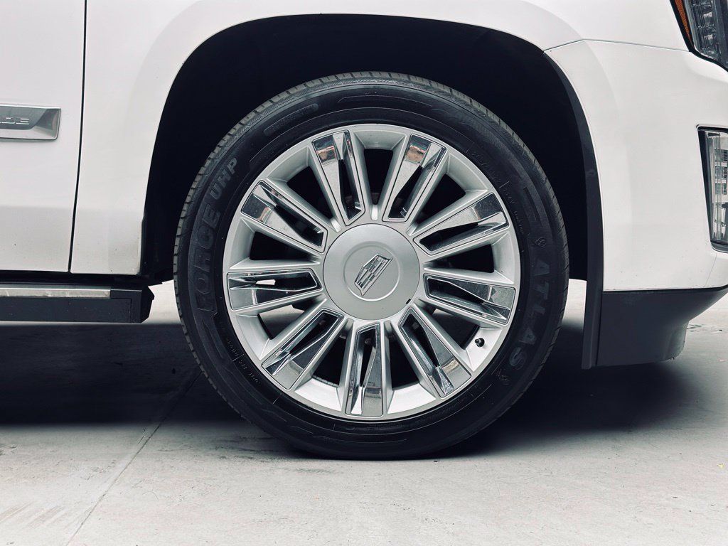 Used 2016 Cadillac Escalade Platinum AWD/4WD image 40