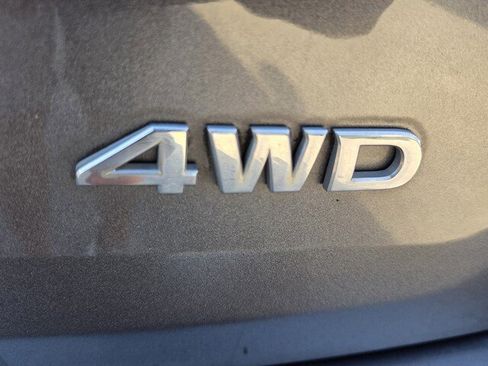 Used 2018 Nissan Pathfinder S image 32