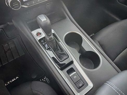 Used 2025 Nissan Altima 2.5 SV w/ SV Premium Package FWD image 14