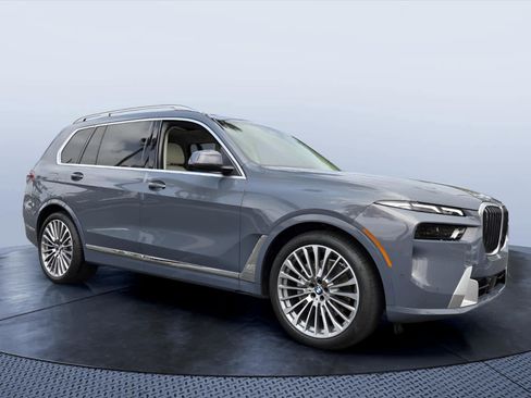 Certified 2026 BMW X7 xDrive40i w/ Executive Package AWD/4WD image 1