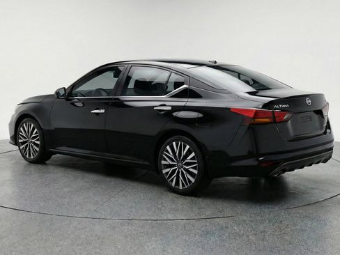 Used 2025 Nissan Altima 2.5 SV image 6