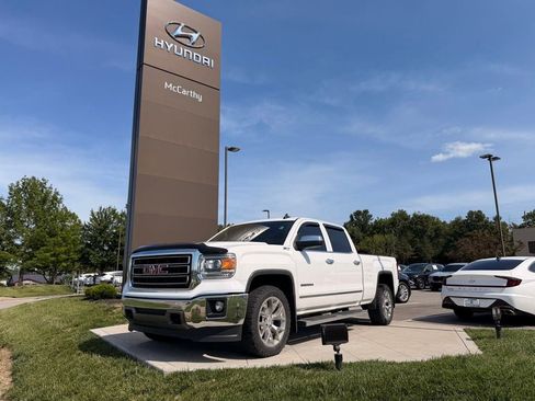Used 2015 GMC Sierra 1500 SLT w/ SLT Crew Cab Value Package AWD/4WD image 1