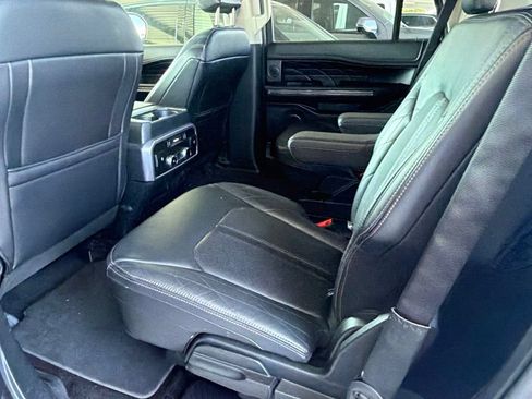 Used 2019 Ford Expedition Platinum RWD image 9