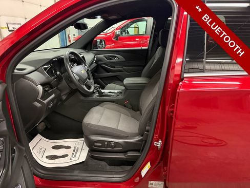 Used 2023 Chevrolet Traverse LT w/ Rear Camera Mirror Package AWD/4WD image 13