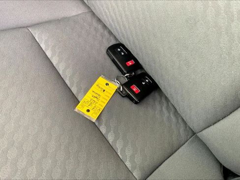 Used 2023 Toyota Tacoma SR5 w/ Technology Package image 14