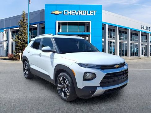 Used 2023 Chevrolet TrailBlazer LT FWD image 1