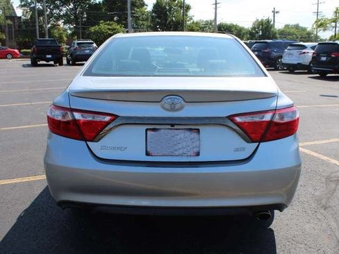 Used 2016 Toyota Camry SE FWD image 6
