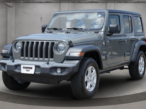 Used 2018 Jeep Wrangler Unlimited Sport S AWD/4WD image 1