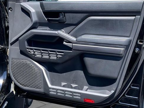 Used 2025 Toyota Tacoma SR5 AWD/4WD image 21