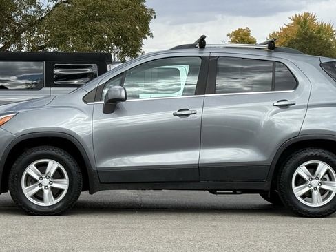 Used 2020 Chevrolet Trax LT image 2