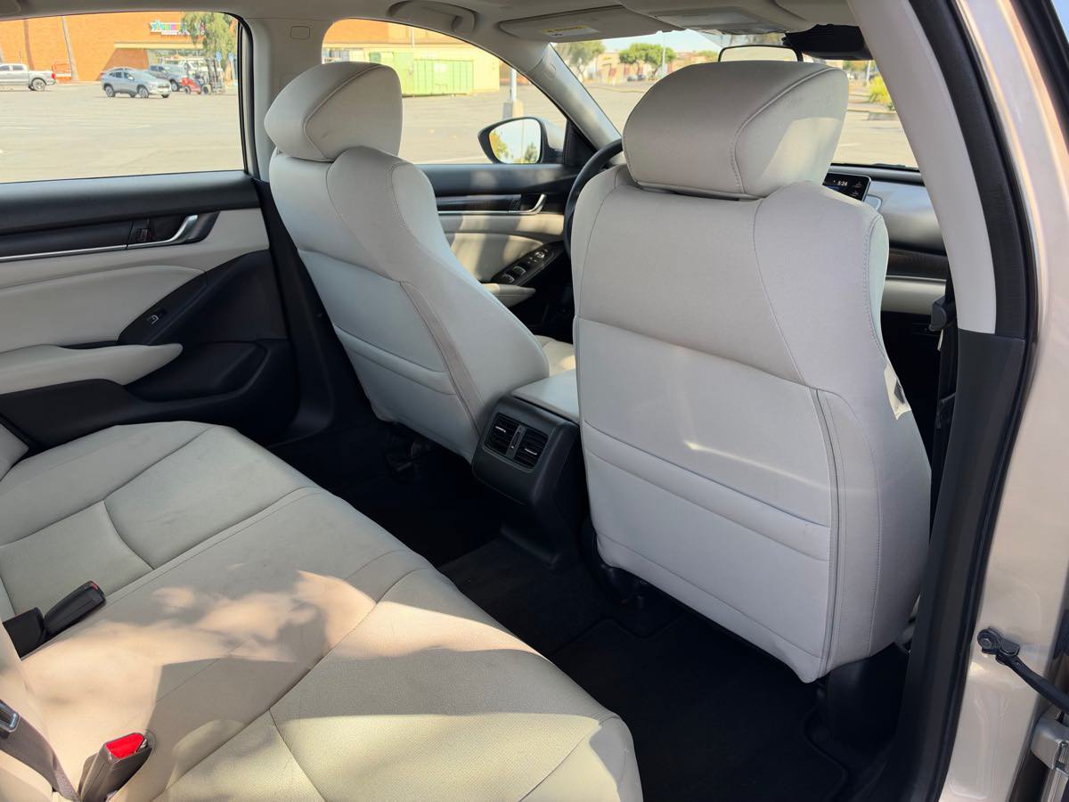 Used 2018 Honda Accord EX image 21