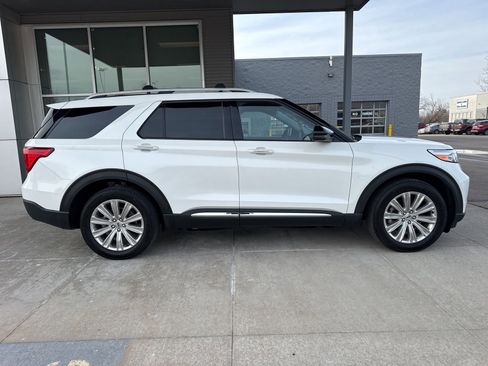 Certified 2023 Ford Explorer Limited w/ Limited Technology Package image 8